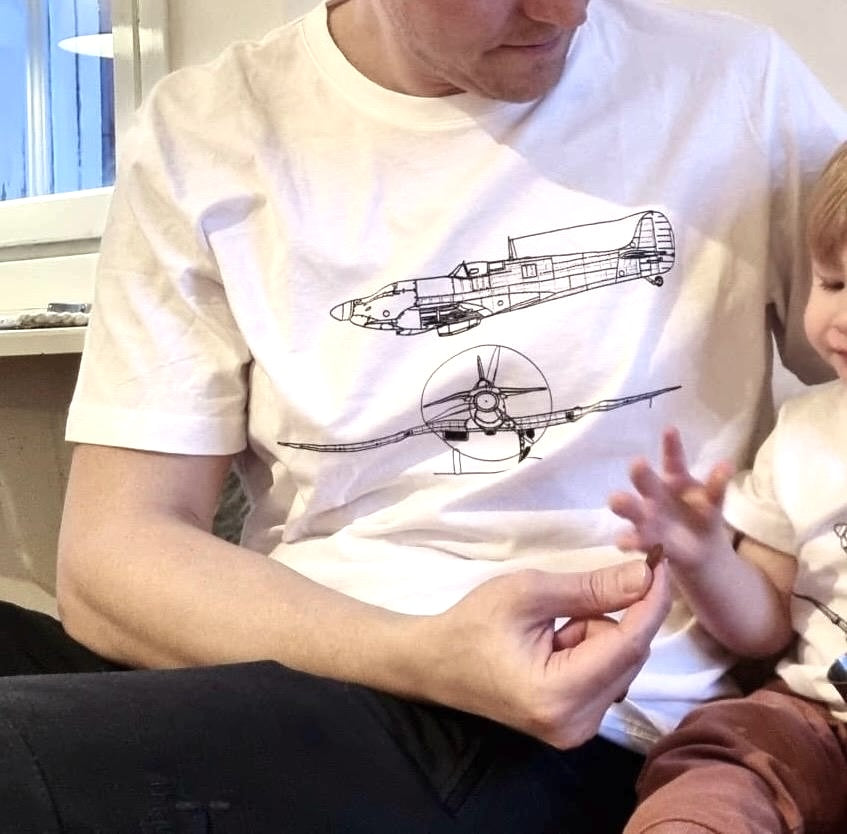 Matchande T-shirt med flygplansmotiv - familjeoutfit för förälder, barn och bebis